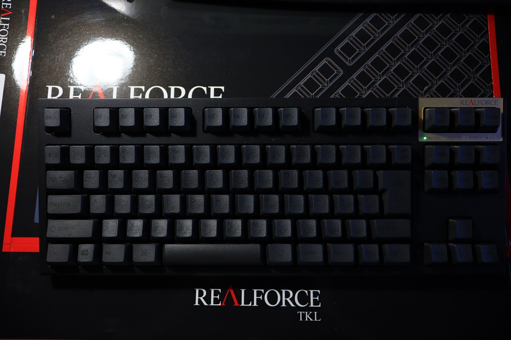 「REALFORCE TKL SA / R2TLSA-JP3-BK」を上から撮影した写真