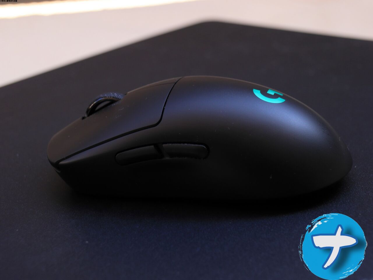 Logicool G PRO ワイヤレスを斜めから撮影した写真