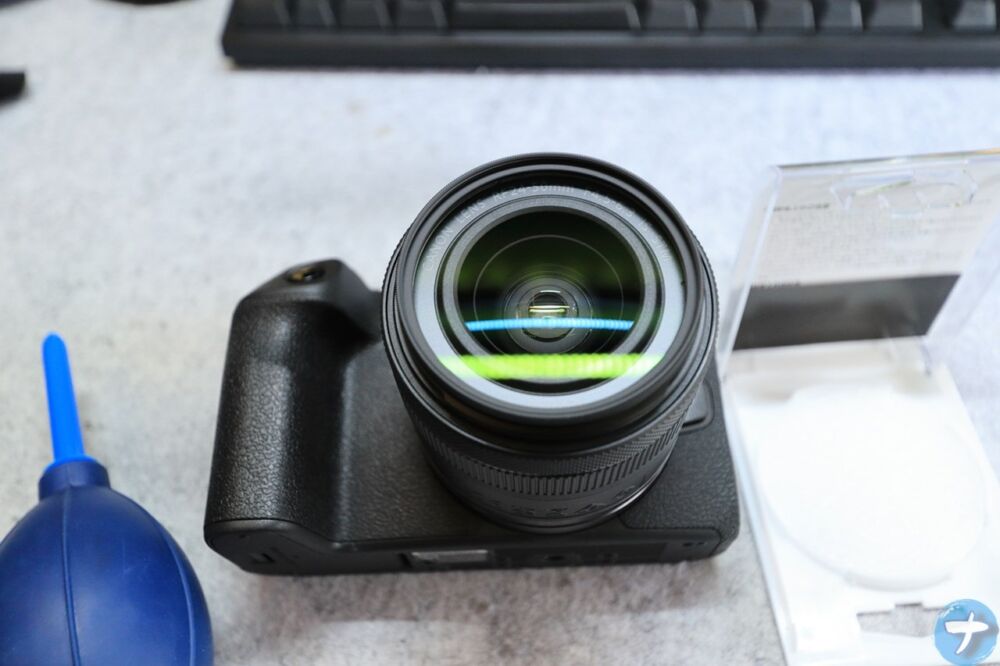 「ケンコー レンズフィルター ZX II 58mm」を「EOS R8」に装着する手順画像6