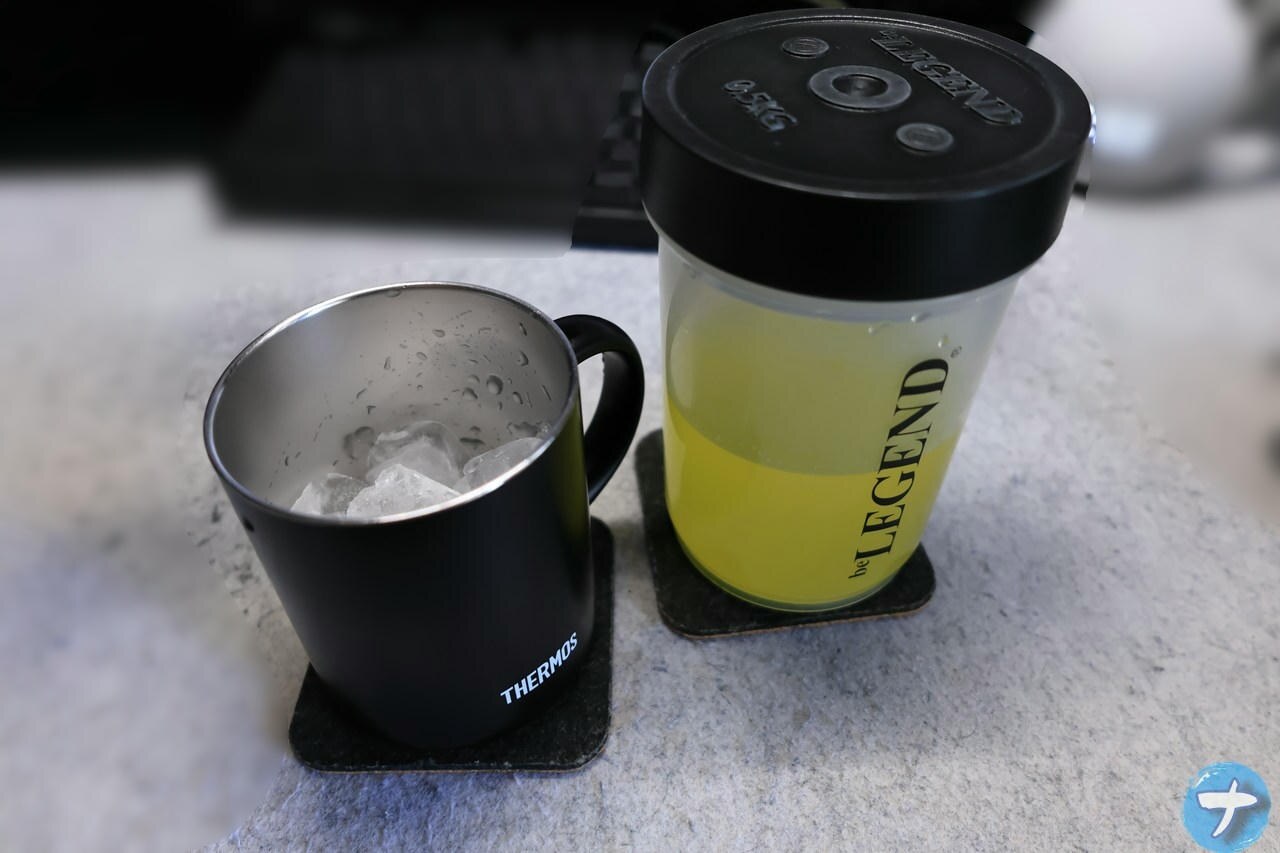 Cellucor C4のパイナップル味を水に溶かした写真