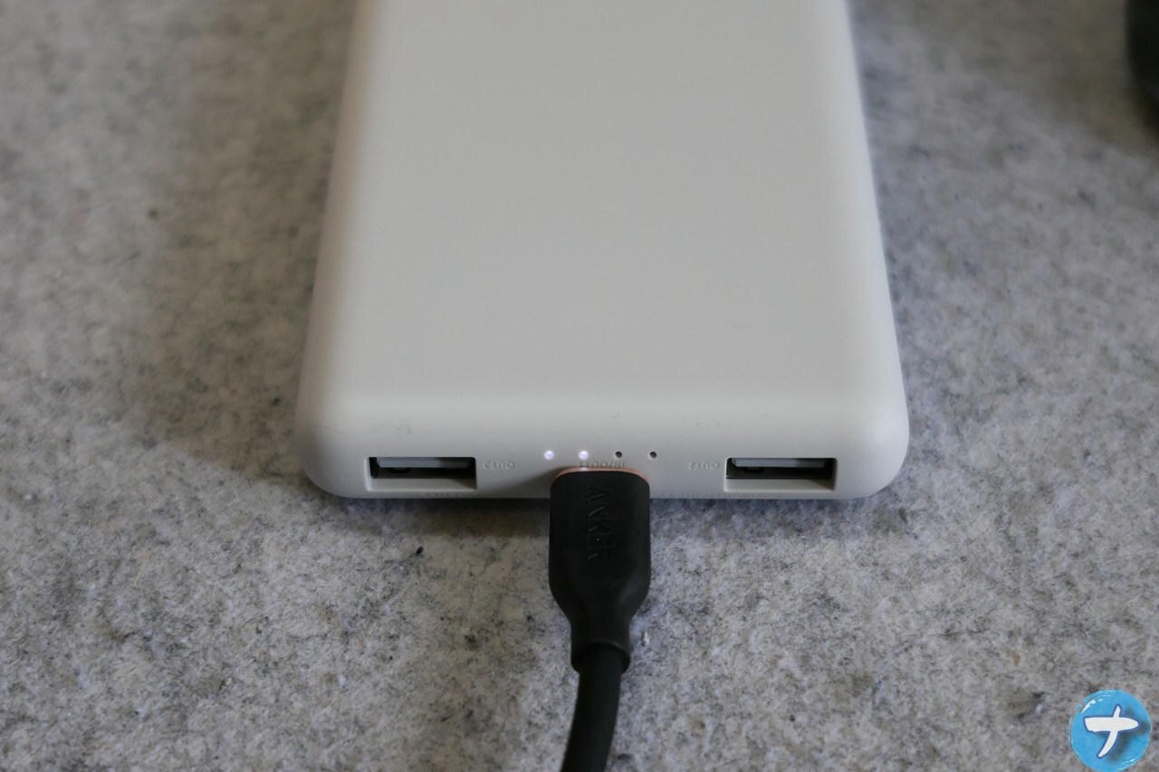 「Xiaomi Power Bank 10000mAh 22.5W Lite」を充電している写真