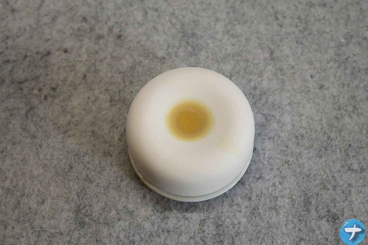 「NAGOMI AROMA エッセンシャルオイル お試しセット」を「無印良品 アロマストーン」に垂らした写真