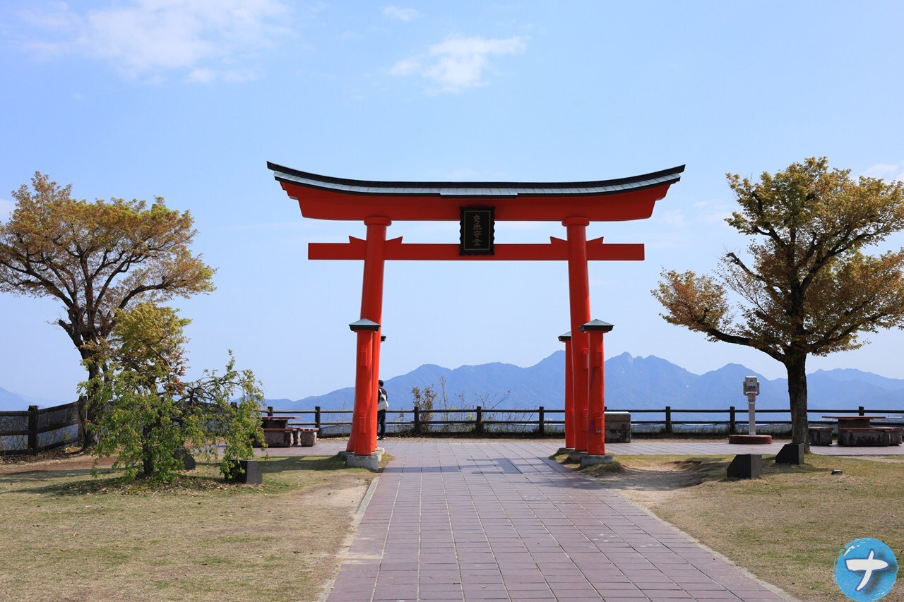 「Aiarty Image Matting」ソフトで背景透過する前の宮島SAの鳥居写真