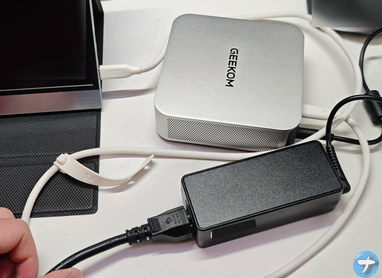 GEEKOM A5 Pro 2026の電源をセットアップ