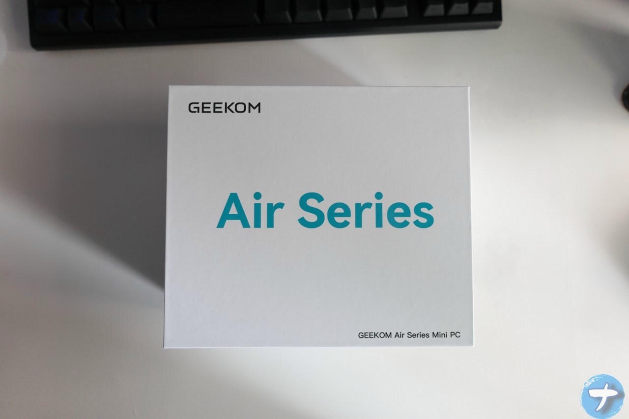 「GEEKOM Air12 2026」の外箱